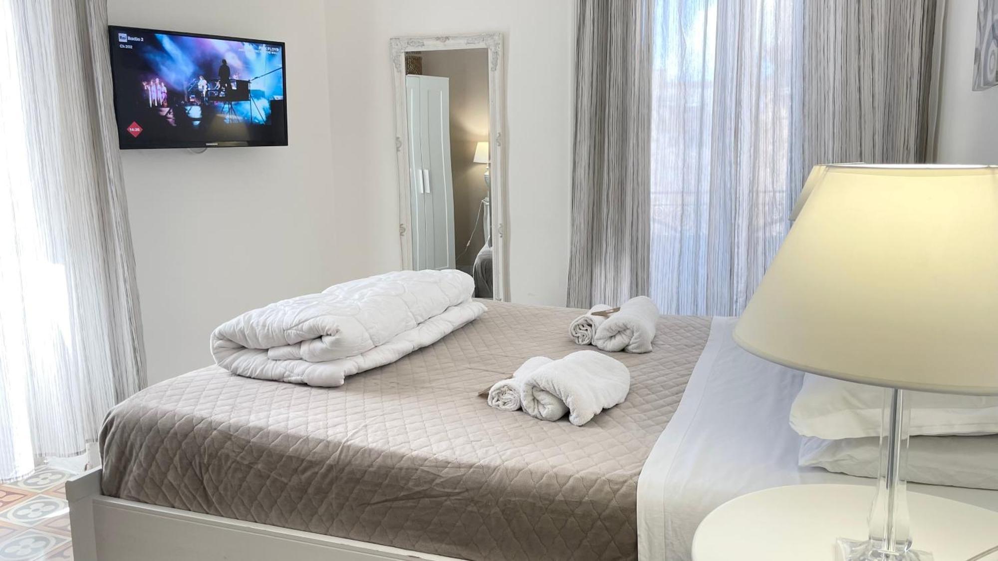 Bb Essenze Bed & Breakfast Палермо Екстериор снимка