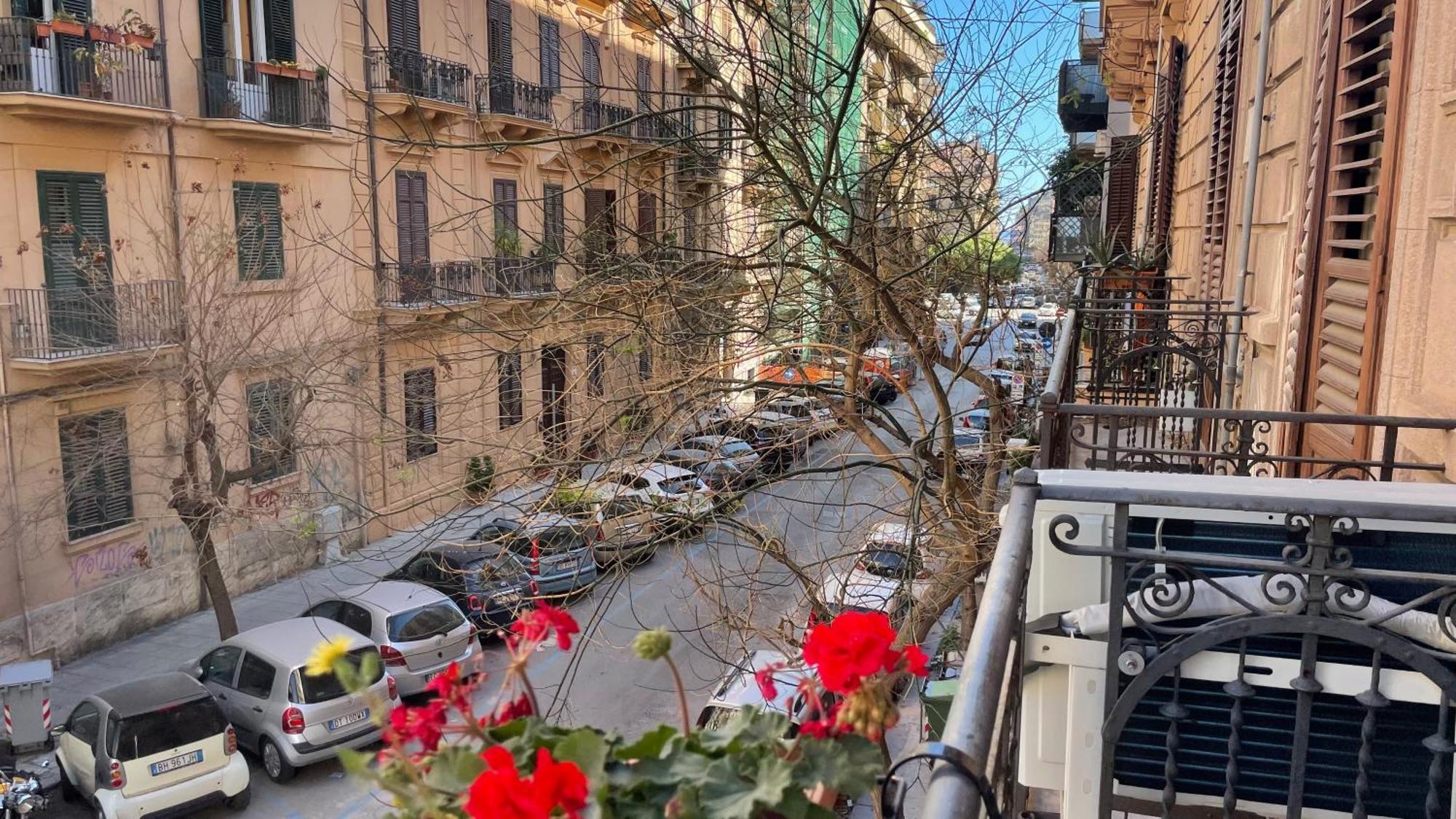 Bb Essenze Bed & Breakfast Палермо Екстериор снимка