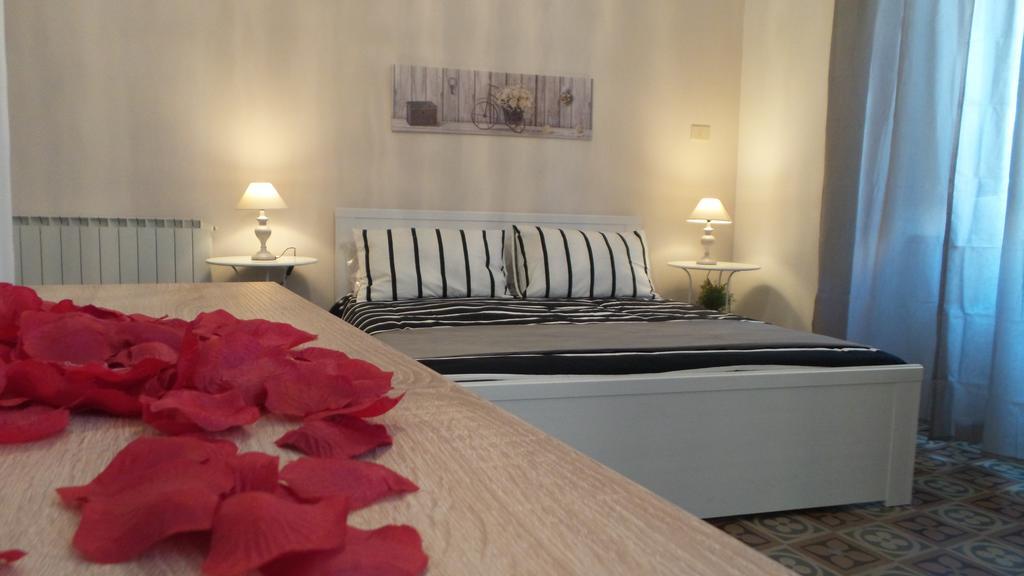 Bb Essenze Bed & Breakfast Палермо Екстериор снимка