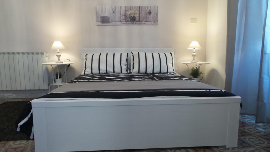 Bb Essenze Bed & Breakfast Палермо Екстериор снимка