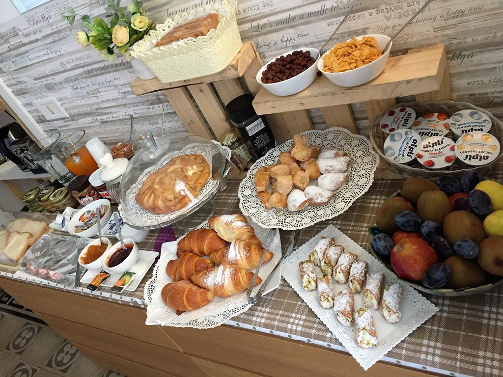 Bb Essenze Bed & Breakfast Палермо Екстериор снимка