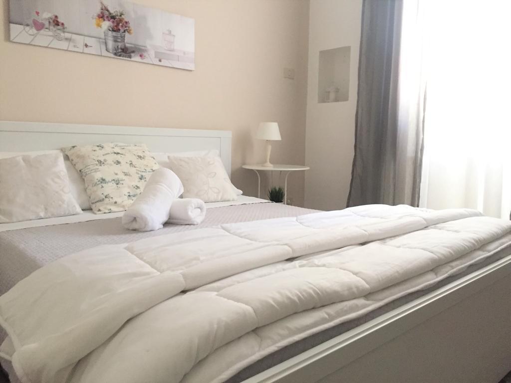 Bb Essenze Bed & Breakfast Палермо Екстериор снимка