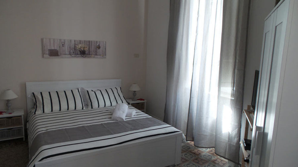 Bb Essenze Bed & Breakfast Палермо Екстериор снимка